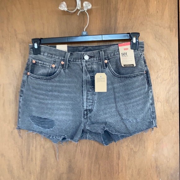 Relisted Levi’s distressed high rise 501 jean cotton cutoff denim short size 32 - Picture 3 of 17